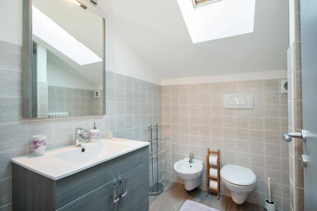 Casa Ceruti Bed and Breakfast Villa Guardia Bed & Breakfast