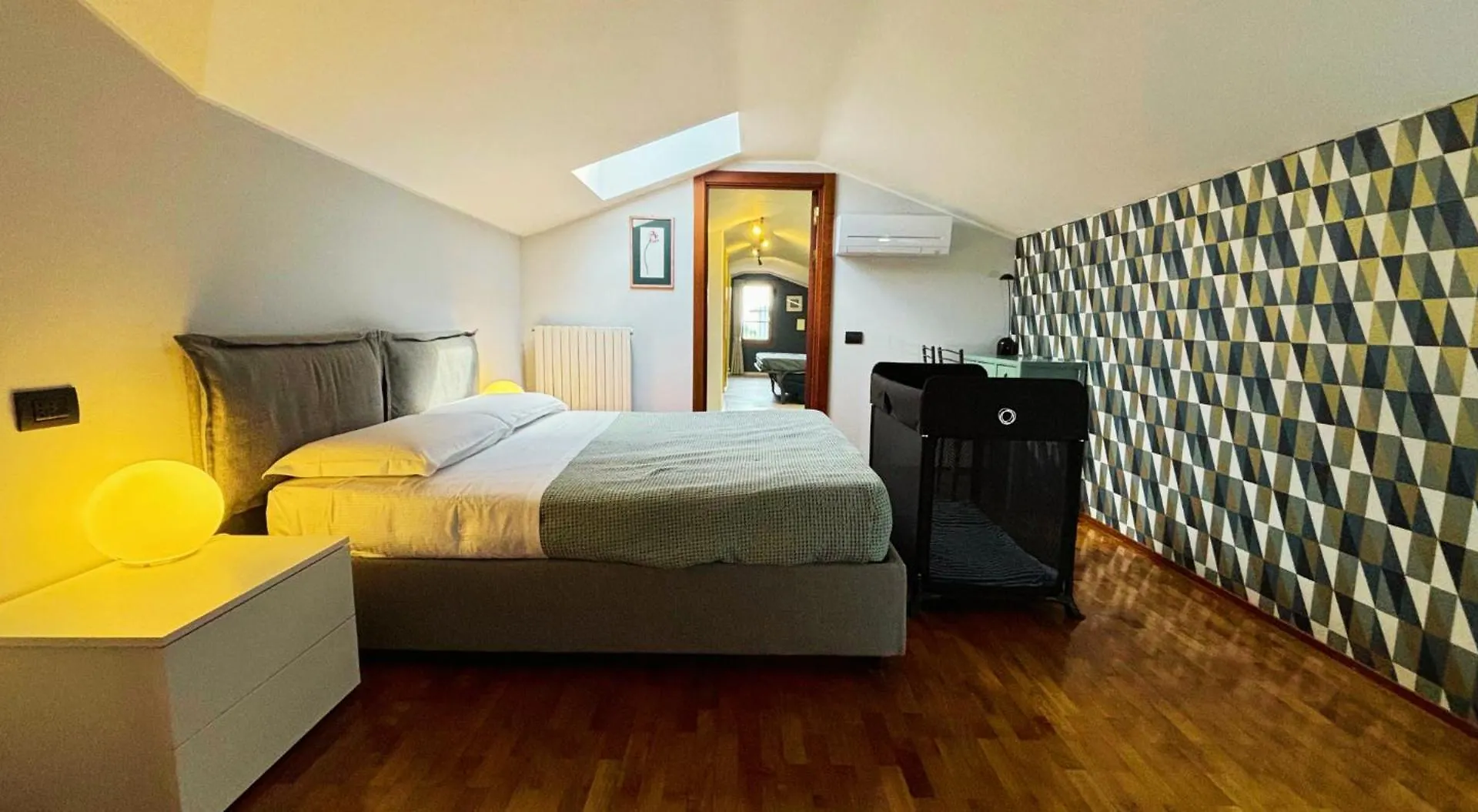 Casa Ceruti Bed and Breakfast Villa Guardia Bed & Breakfast