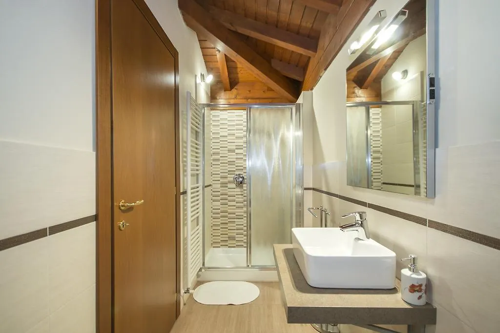 Casa Ceruti Bed and Breakfast Villa Guardia Bed & Breakfast